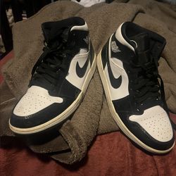 Air Jordan’s(beat Up) (size 10)