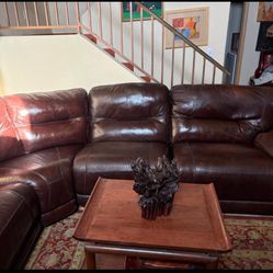 Beautiful Elegant Upscale Luxury Italian Leather Sectional Sofa 