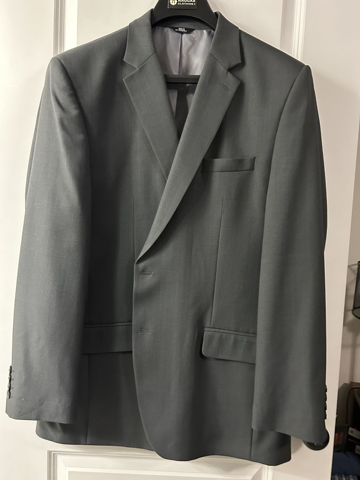 Haggar Men’s Gray Suit - Tailored Fit - Jacket 46L w/pants 36x32