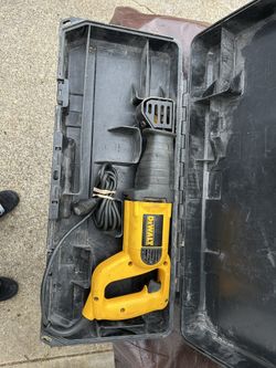 DeWalt Reciprocating Saw (Sawzall) – Corded – With Blade