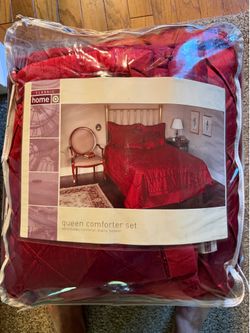 Queen Comforter Set