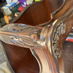 Old Fashioned Exquisite Coffe Table.