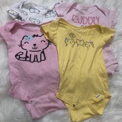 4 Onesies 12M baby girl onesies/bodysuits 