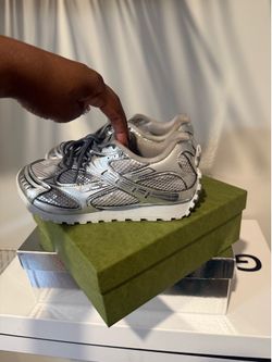 Bottega sneaker size 40