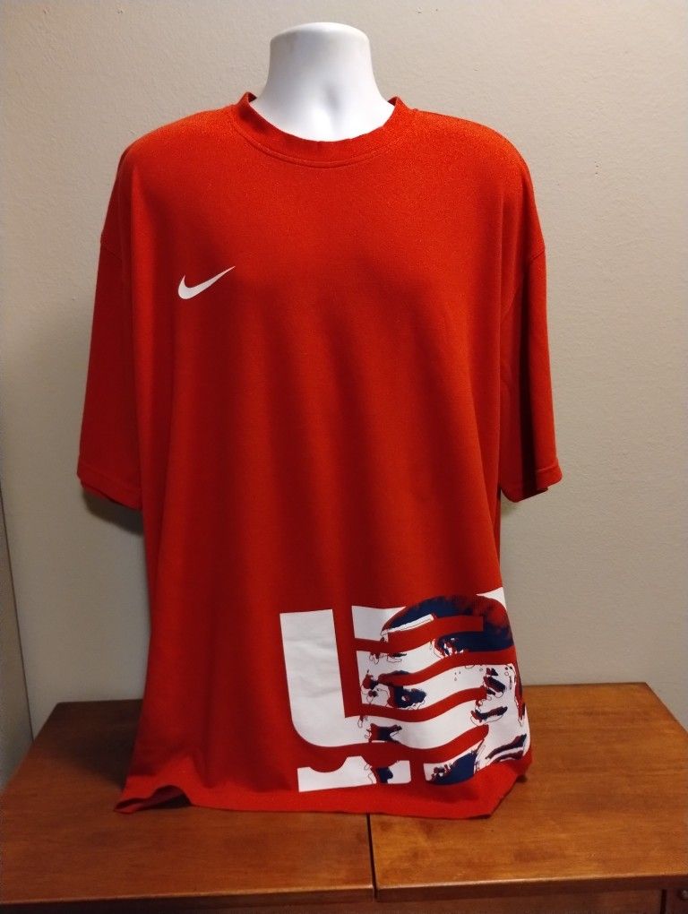 Vintage Nike King Lebron James L23 Red T Shirt Size Adult XL Cavaliers Lakers .