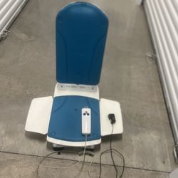 BathMaster Sonaris Tub Lift With  Remote & Charger Great Condition 2022. Used in good condition with some cosmetic blemishes. These blemishes are in t