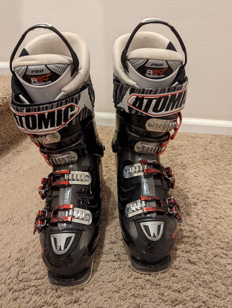 Atomic Ski Boots