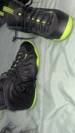 Foam  Posits Women’s Size 9 