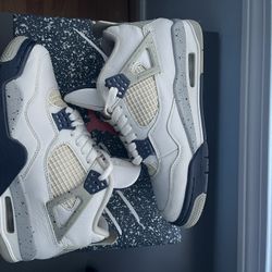Jordan 4 Midnight Navy Size 5 (men)