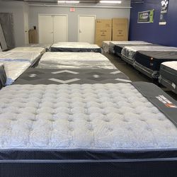 ⚡️BRAND NEW Mattress 40-80% Off of Retail⚡️