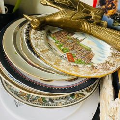 Collectible Plates Lots Of 25