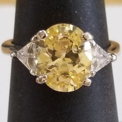 New Costume Jewelry Ring 