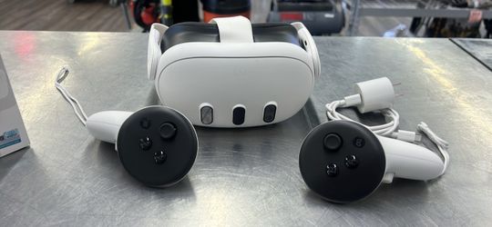 Meta Quest 3 VR Headset with Controllers