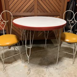 Great Gift 🎁 ❄️ Vintage Children’s Ice Cream Table And Chairs v