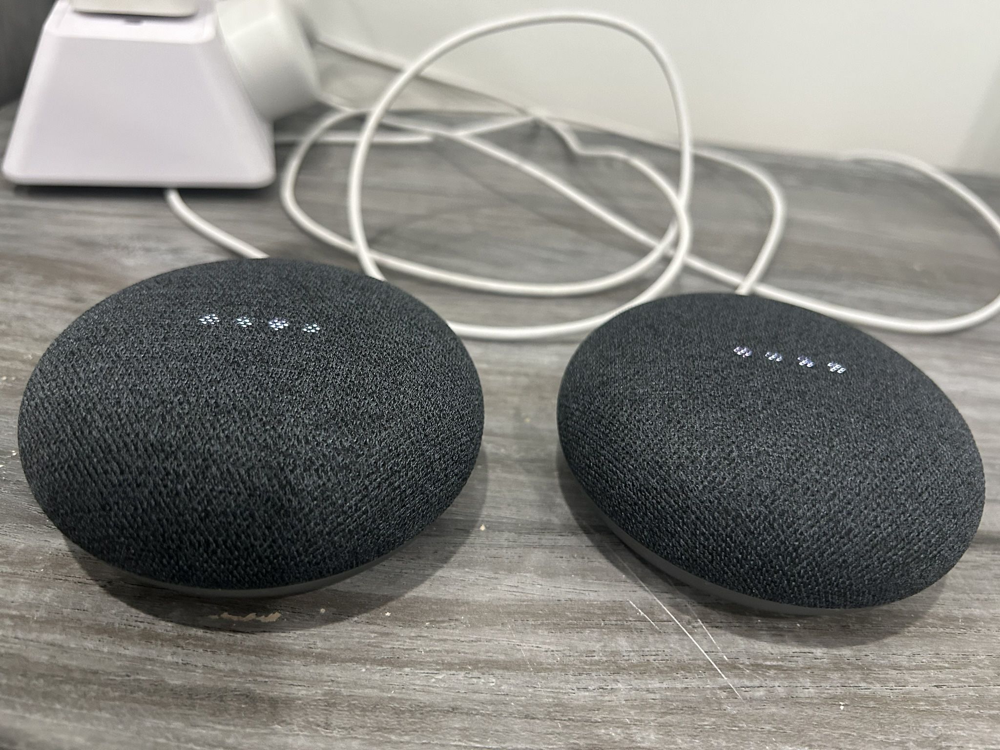 Google Nest Smart Speaker (2)