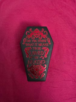 Coffin, jewelry box.