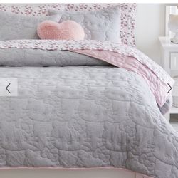 Pottery Barn Hello Kitty Reversible Jersey Quit & Pillow Cases (2)