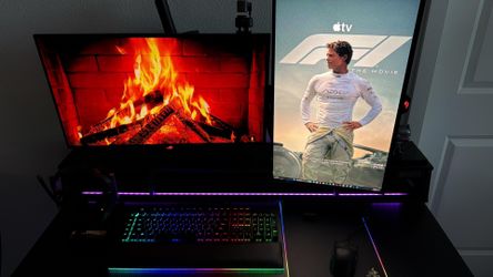 PC Pantallas / ASUS ROG Strix XG47AQDMG (Gama Alta) $250 c/u Teclado / Razer blackwindow v4 pro, mecanico $80 Mousepad Razer / Firefly v4 / $20 Mouse 