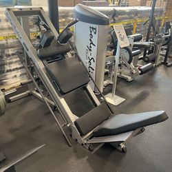 Leg Press Hack Squat Combo With Lifetime Warranty And 1,000lb Capacity. Spacesaver Design 
