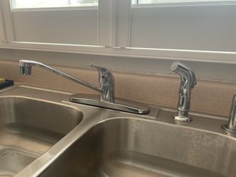 Kitchen Faucet with spray nozzle