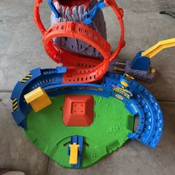 Hot Wheels Monster Trucks T-Rex Volcano Arena Playset