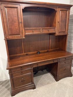 Executive Desk and Hutch