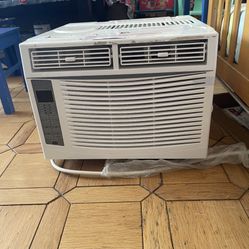 Window AC 100$ OBO