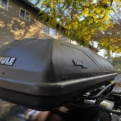 Thule Classic Rooftop Cargo Box