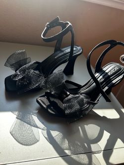 Black bow heels size 6