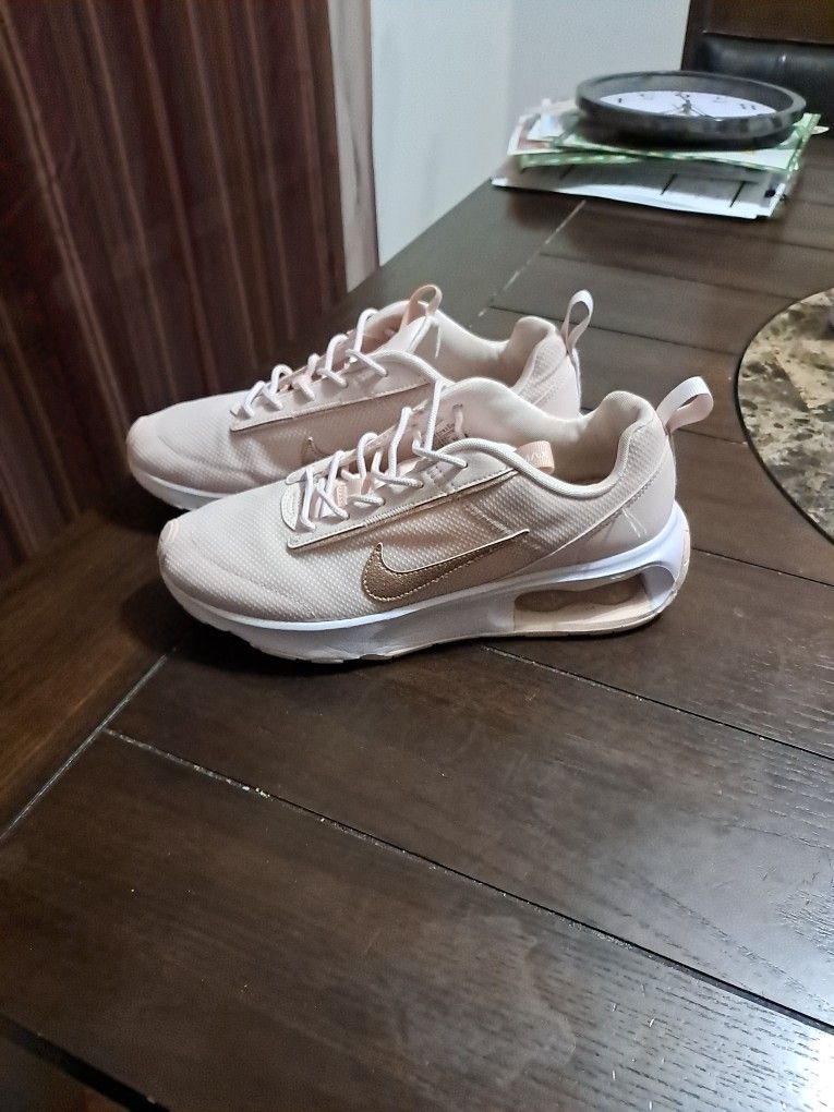 Nike