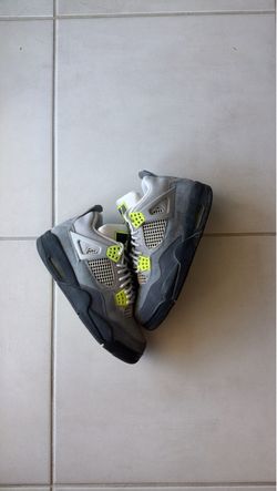 Jordan 4 neon size 8