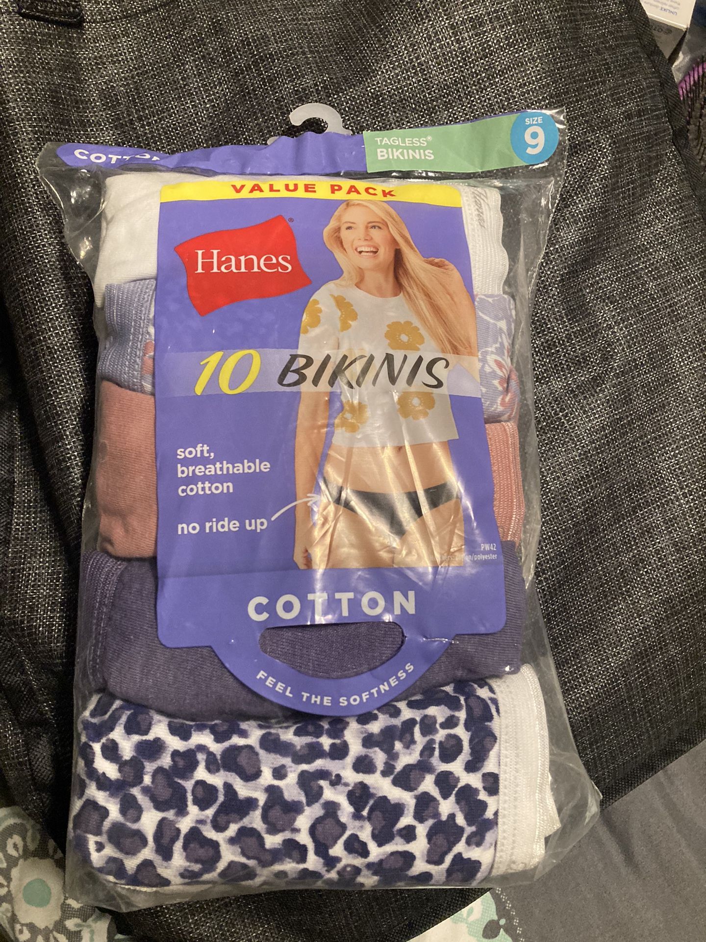 10 Hanes Women’s Tagless cotton bikini size 9New