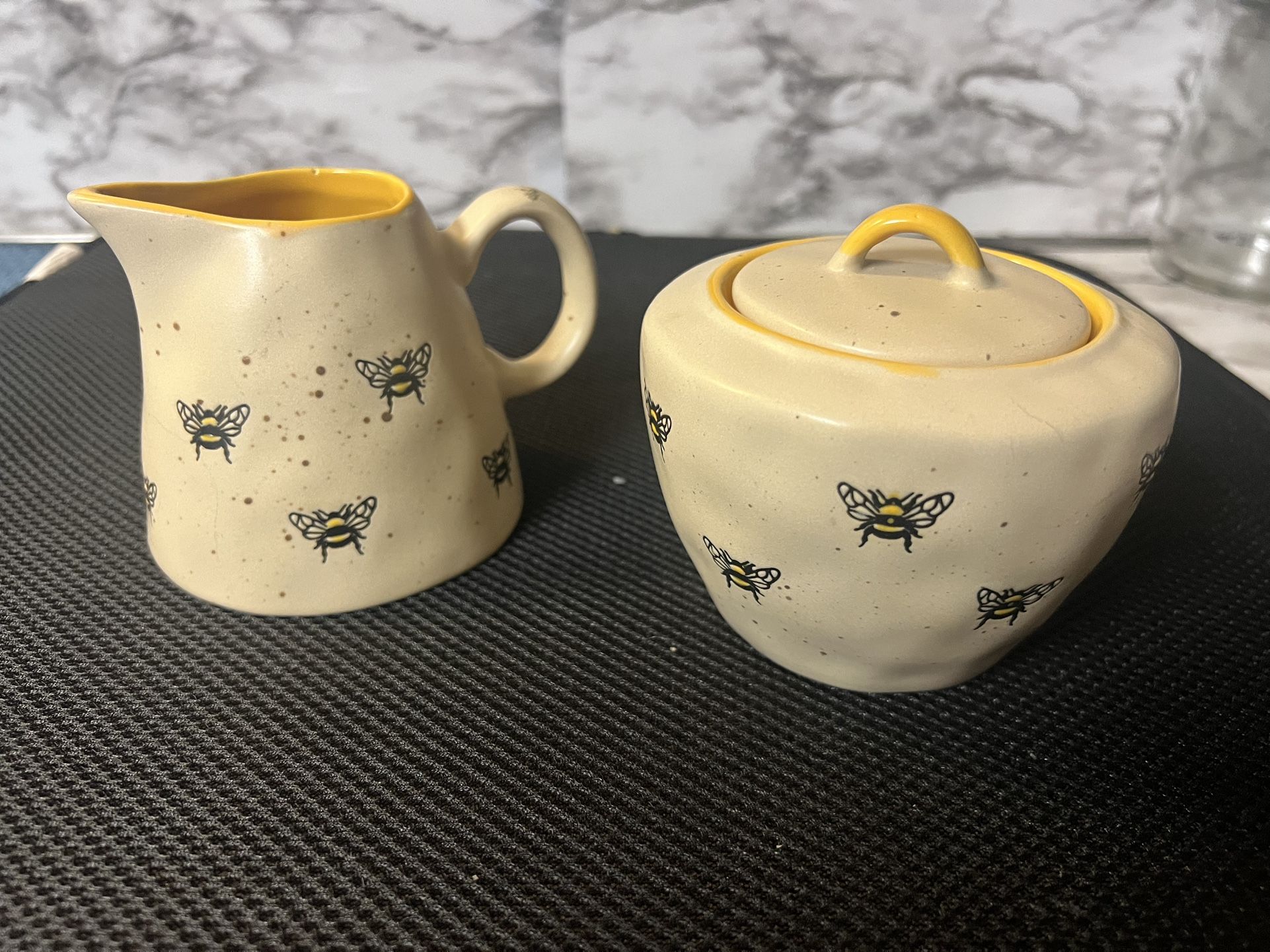 Spectrum Designz Barney Bee Creamer and Sugar Bowl