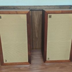 Vintage 1960s Acoustic Research AR-3 Speakers