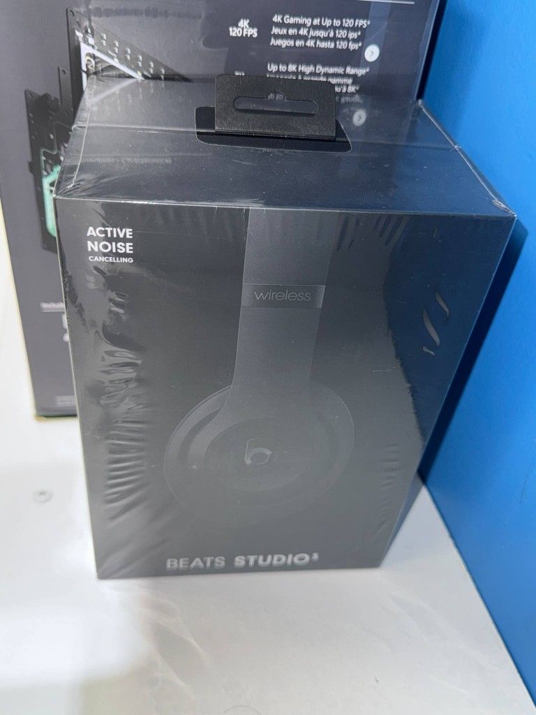 Beats Studio 3 Bluetooth Headphones New - Pay $5 and the rest later