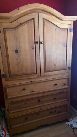 FREE hutch with drawers