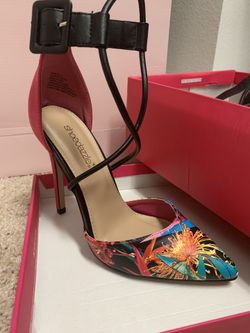 Donatella buckle strap pumps