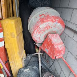 Use Concrete Mixer 