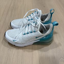 Woman’s Nike AirMax 270