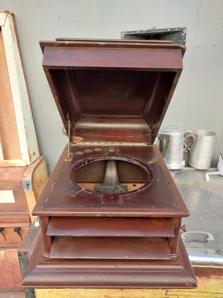 Antique Phonograph Skeleton