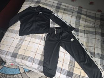 Authentic nike track suit for kids 👌 🔥