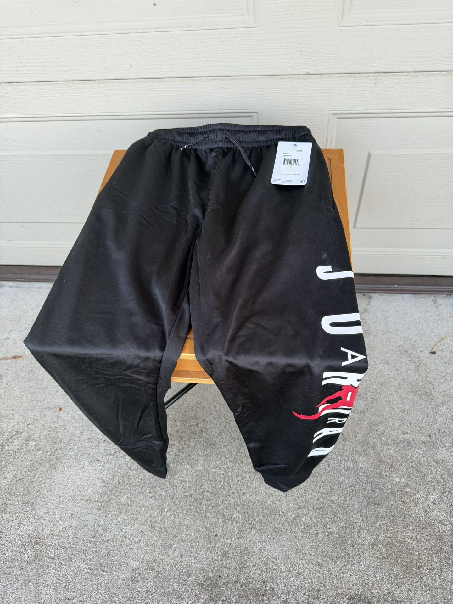 Black Nike Air Jordan Jumpman Jogger Pants for boys size medium