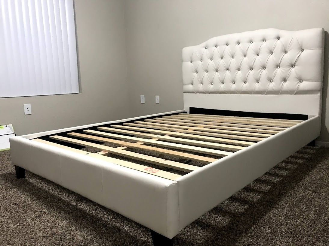 White Button Tufted Bed (Mattress is not included) 90 days FREE