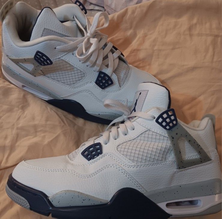 Jordan Retro 4's