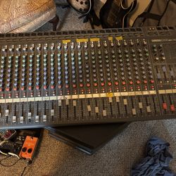 Yamaha MX200 24 Channel Mixing Console