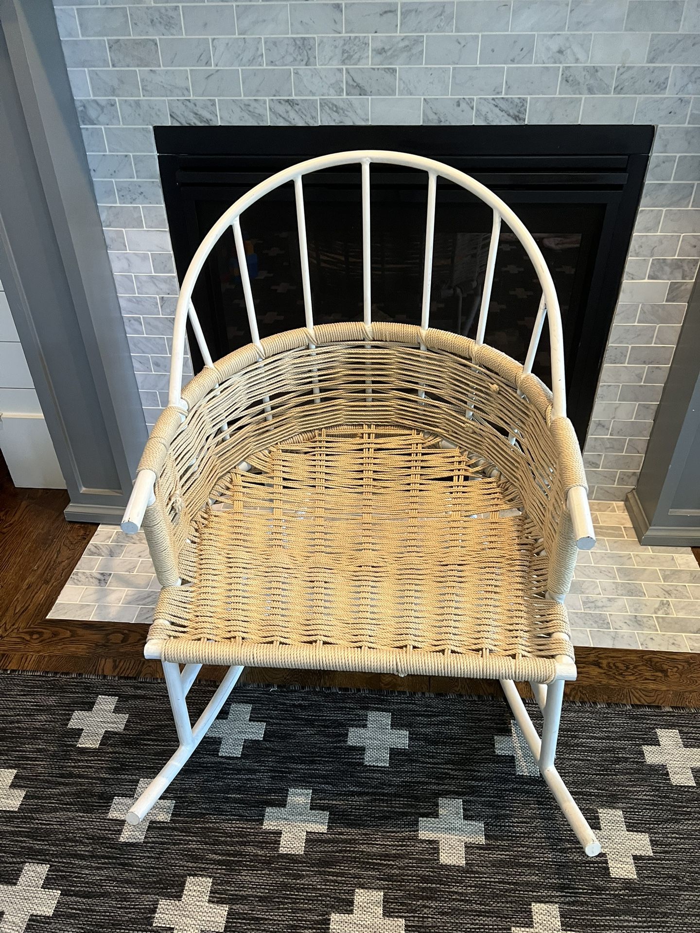 gorontalo rocking chair