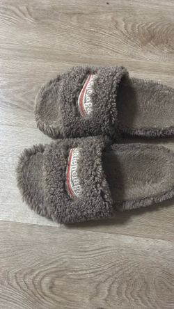 Beige Balenciaga house slippers/size 8