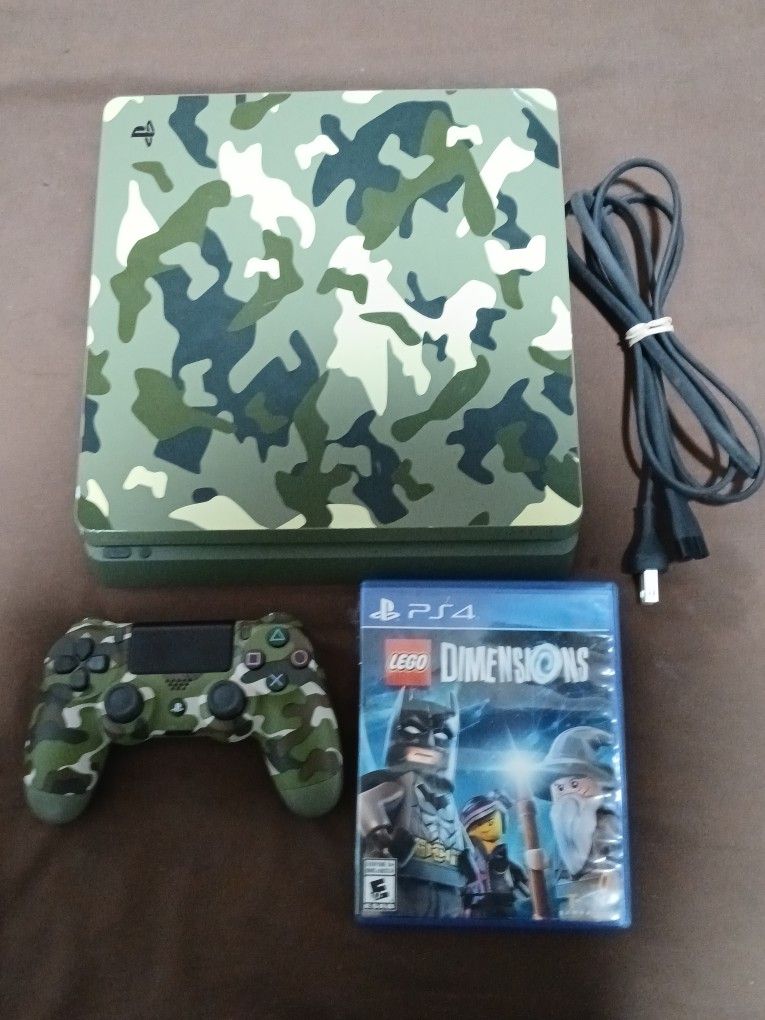 Playstation 3 PS3 Slim Console With Controller And Game. Works