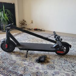 Electric Scooter (New & Rechargeable)