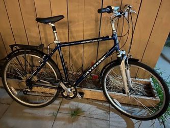 Cannondale commuter touring bike